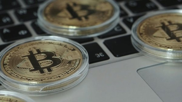 How Can UK Logistics Companies Use Blockchain to Improve Transparency?